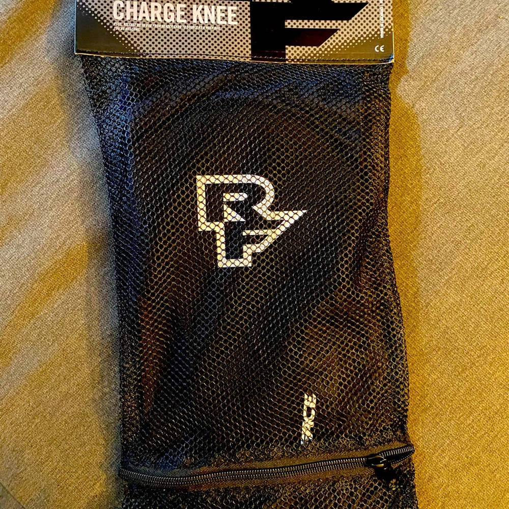 Charge knee - Raceface